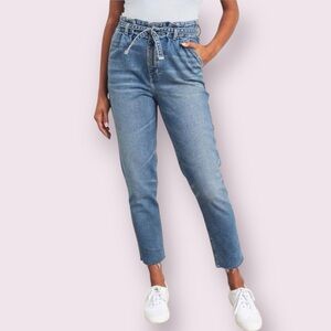 Hollister Ultra High Rise Vintage Stretch Mom Jean